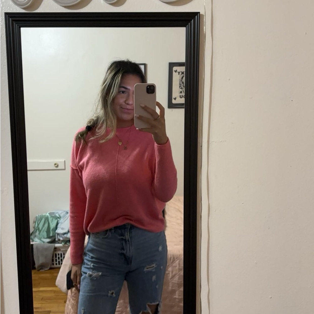 Pink sweater - Picture 2 of 2